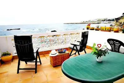 Image de 3 Cala Margarida belle vue mer pied dans l'eau