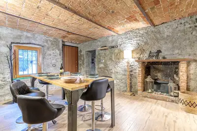 Image de Villa 'Cascina Liebe Con Idromassaggio' avec jardin privé, Wi-Fi et climatisation