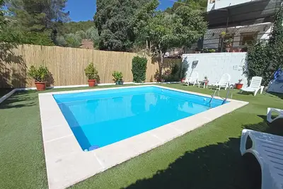 Image de Maison de vacances 'Alojamiento Rural Puente Honda' avec vue sur la montagne, piscine et Wi-Fi