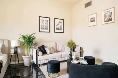 Image de Unique modern apartment in the Main Square