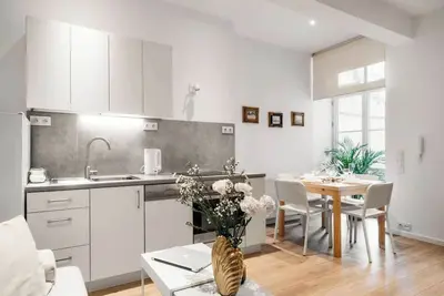 Image de Classical studio with unique works of art