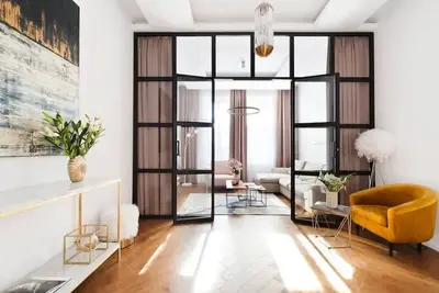 Image de Comfort, elegance and art in heart of Old Town