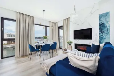 Image de Unique interiors in a modern seaside marina
