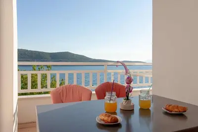 Image de Apartment with Sea View 9