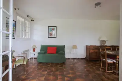 Image de Rez De Villa Independant Tres Verdoyant Avec Piscine Privee Proche St Tropez