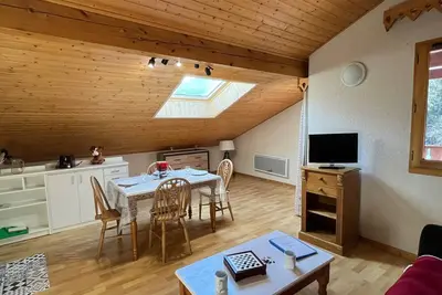 Image de Appartement mansardé 2 pièces avec piscine et wifi