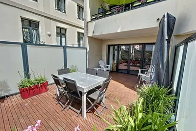 Image de Appartement Pmr avec Terrasse au Cœur de Granville, Proche Plage et Port
