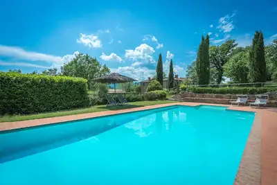 Image de Belle maison de vacances privée avec piscine privée, Wifi, patio, animaux admis, vue panoramique