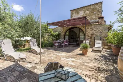 Image de Maison de vacances privée avec climatisation, Wifi, piscine, Tv, véranda, près de San Gimignano