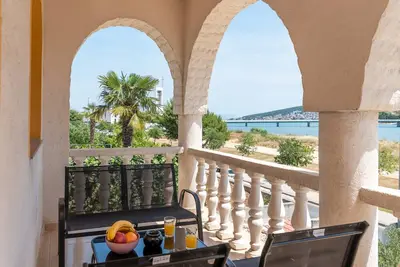 Image de A3 – seafront apt. with balcony, 1 min to beach
