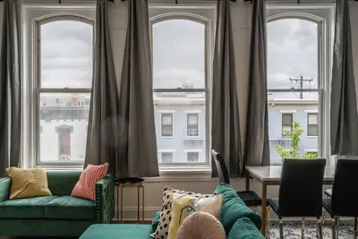 Image de *New* The Heart of Madison Suites | Decks