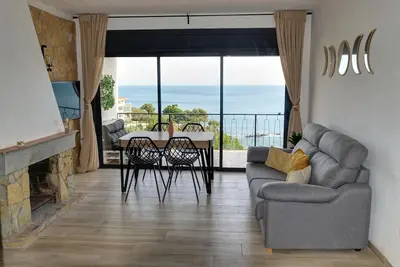 Image de Appartement de vacances Llança pour 1 - 6 personnes avec 3 chambres à coucher - Logement de vacances