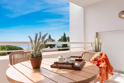 Image de Studio close to the Beach & Balcony with Sea views