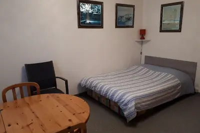 studio au calme avec ascenseur et parking privé. proximité plages etcentre ville