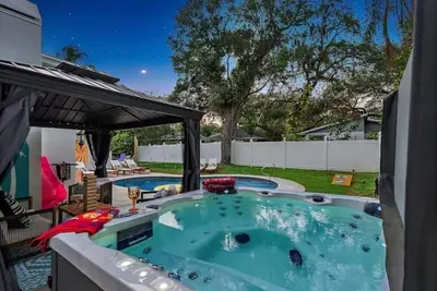 Image de Heated Pool Beach House Hot Tub, Fire Pit, Games