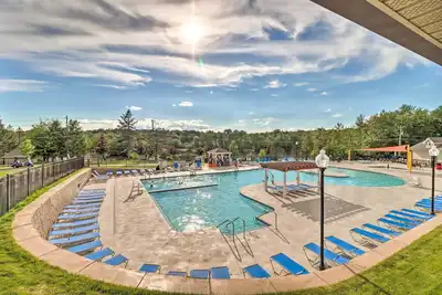 Image de Game Room, Trampoline: Tobyhanna Vacation Rental!