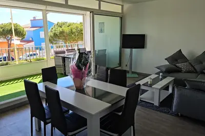 Apt T2, 4 Couchages Très Confortable Avec Parking