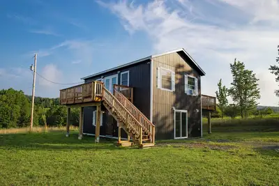 Image de 30 min to Cooperstown All Star Village • 7 acres • Creek • Game Room • Hot Tub