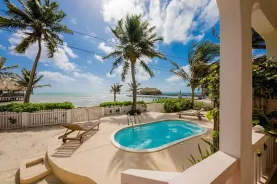 Image de Beachside Villa - Close To Town with Pool!
