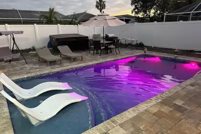 Image de Newley renew 3 beds, 2 baths house. 4. 5 miles from the beautiful gulf beaches