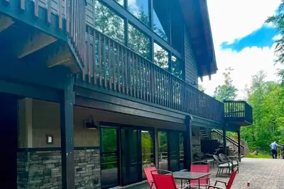 Image de Eagle River Retreat~hot tub~riverfront!