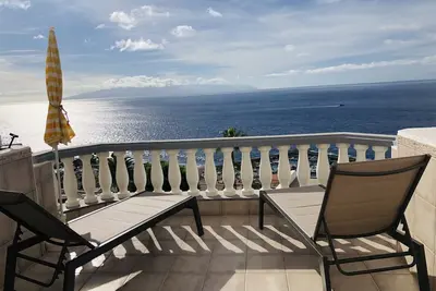 Image de Sunny studio with breathtaking sea view from spacious terrace