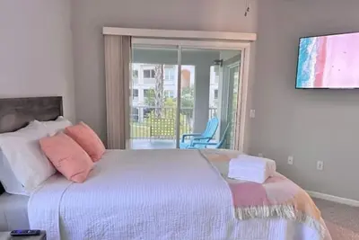 Image de 2bd Apt+Lake/FountainView+Balcony, Resort Style Pool, Wi-Fi, Desk, Gym, Kitchen