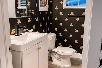 Image de Hamilton Homes: Eclectic Escape! Funky & Modern just minutes from downtown!