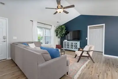 The Coastal Experience w\/King Beds, Garage & More!