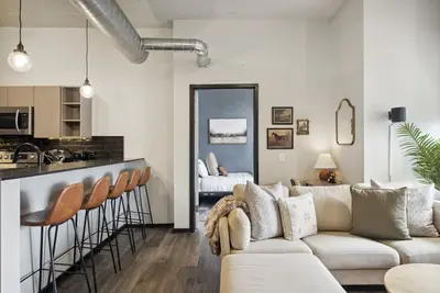 Image de New 3br Serene Manor | Parking Gym & Game Room