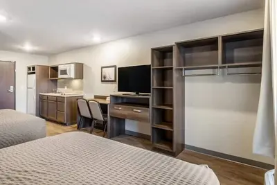 Image de Indulge in Home-Like Comfort! 4 Modern Units, Full Kitchen, Pets Allowed!