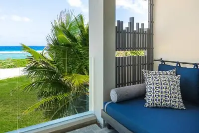 Image de Tropical Getaway in Mauritius! 4 Contemporary Units, Outdoor Pool, Beachfront!