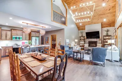 Image de Gorgeous Drasco Home Near Greers Ferry Lake!