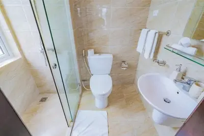 Image de wecozy Private and Large Space Food Court Nearby\n