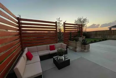 Image de Home Away  Modern  Gaming  Gym\n