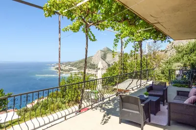 Image de Appartement confortable à Omis avec.