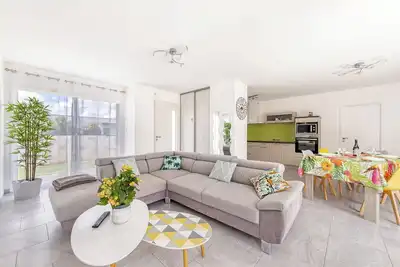 Image de Villa  Grand Standing\n- Aout - Septembre - Oct. / Vaux sur Mer 17640-Climatisé