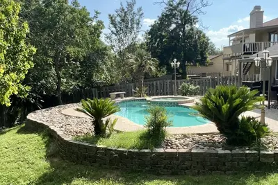 Image de 4br Home~ Backyard Pool Oasis ~ Pet Friendly