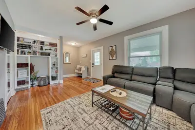 Image de ❤️ Large Lincoln Home In The Heart Of The City - Only 5 Minutes To Unl & Capital