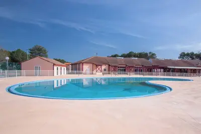Image de À 1km des plages | T2 + Tv & Wifi | Accès piscine