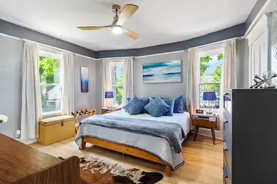 Spacious Family Friendly Gem ~ King Bed ~ Parking ~ Tons of Amenities! \n
