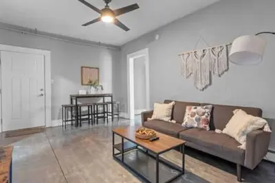 Image de Lovely 2-bedroom apartment in Sherman Hill-4