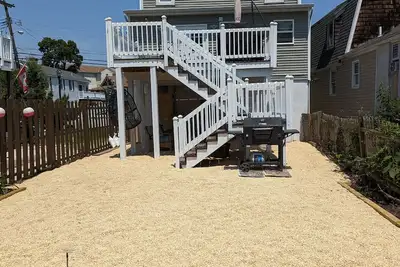 Image de Where the Jersey Shore begins with Waterviews of Sandy Hook, with new game room!