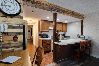 Image de Rustic Country Living at River Ranch Sleeps 6! 102