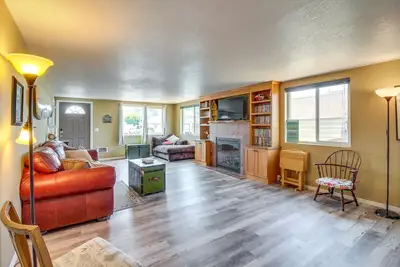 Image de Winchester Bay Vacation Rental Near Dunes & Atv!