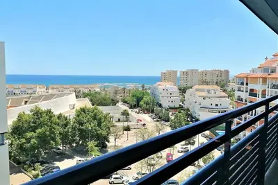 Penthouse familial avec piscines et vue sur la mer, Près de la plage, des restaurants et du port