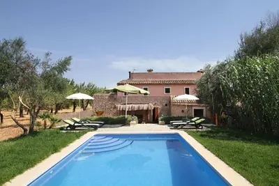 Image de Maison traditionnelle majorquine avec piscine