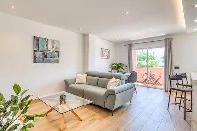 Image de Magnifique appartement à Estepona, proche plage et port, avec piscine et jardins