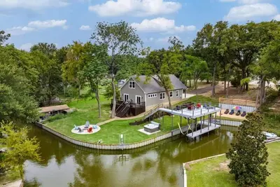 Image de Paradise Point Lakefront Getaway, Beach, Hot Tub