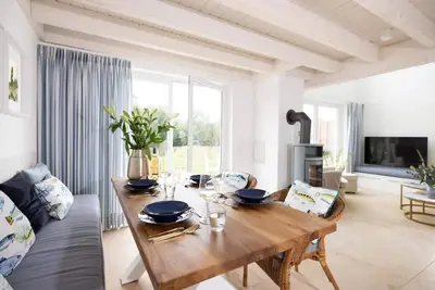 Image de 1 - 4 Personen Eg, Haustiere Willkommen Großer Eingezäunter Garten Terrassenausrichtung Nach Süden und Westen 2 Schlafzimmer, 1 Badezimmer mit Dusche und Wc, Whirlpool, Sauna